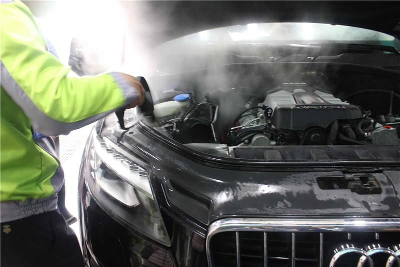 蒸汽洗車機清洗車輛 蒸汽洗車機清洗車輛